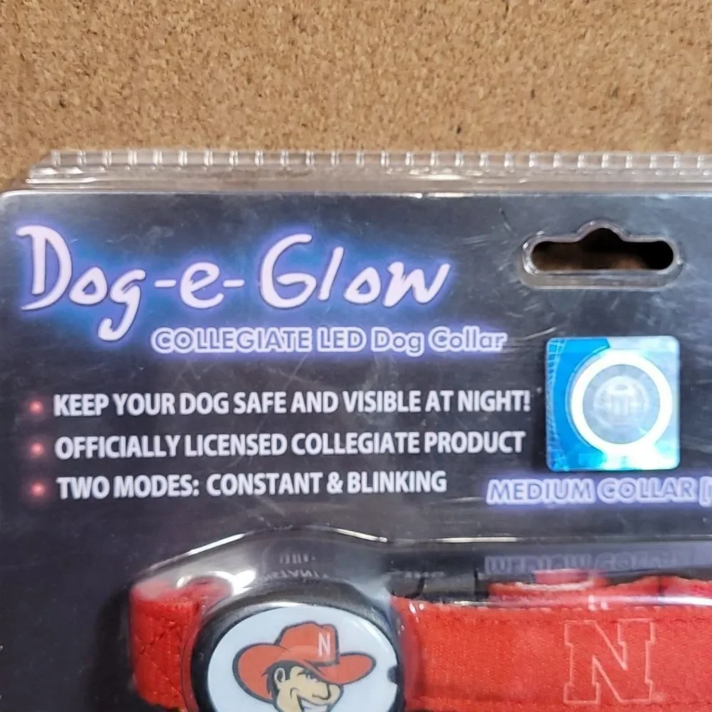 Dog- E- Glow Red Nebraska Cornhuskers Light Up Dog Collar- Size Medium-NIP